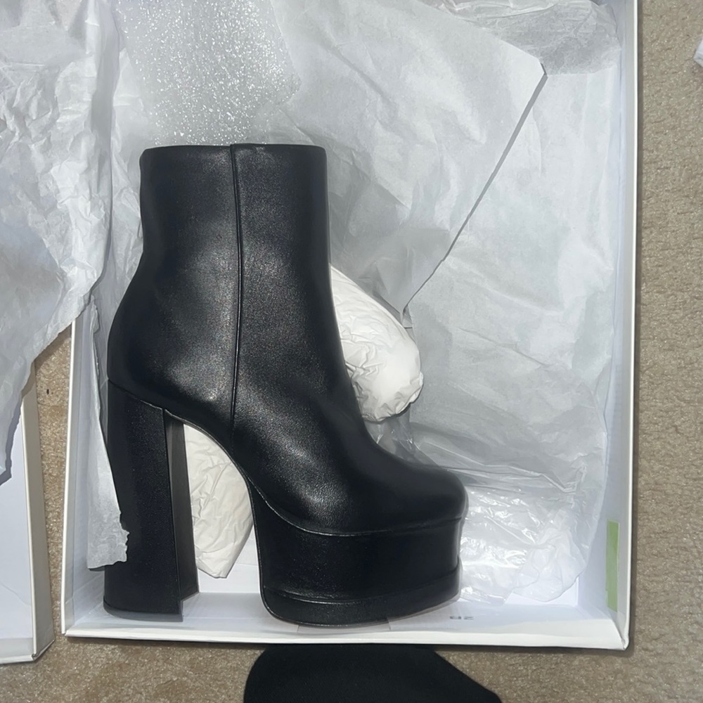 Brand new SCHUTZ platform boots.